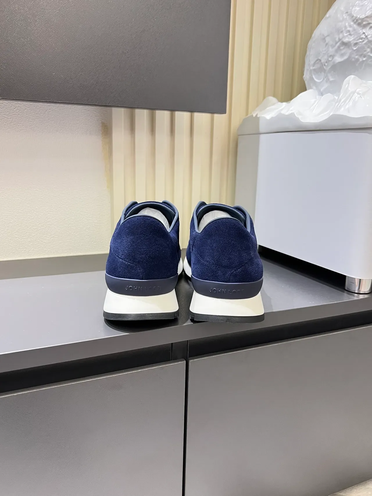 Zapatillas slip-on de ante azul y blanco con elasticidad 2