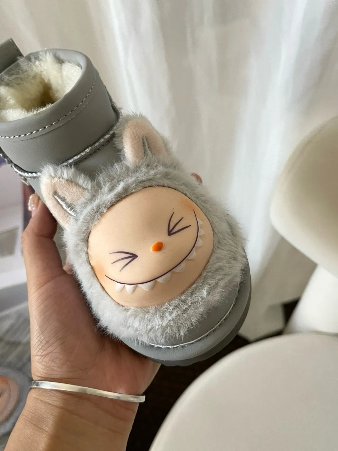 Brown Beige Plush-Lined Character-Face Appliqué Boots 3