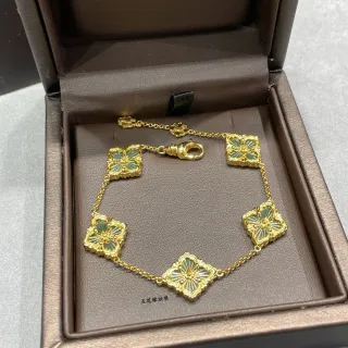 Buccellati سوار الذهب المينا الخضراء ذات الزهور الخمسة