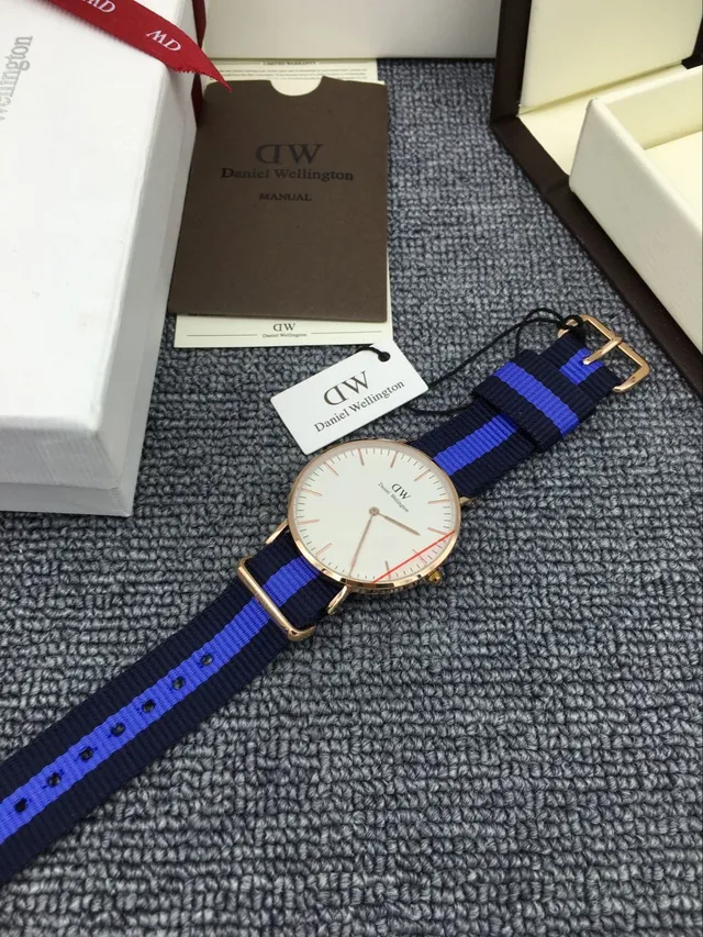 Daniel Wellington सफेद नेवी मिनिमलिस्ट डायल गुलाबी सुनहरे टोन केस क्वार्ट्ज घड़ी 2
