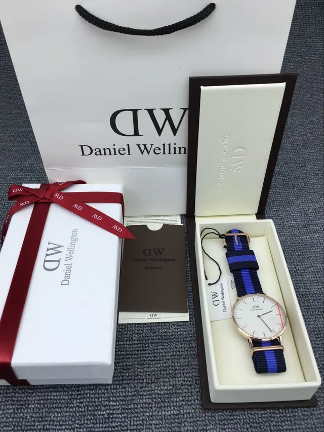 Daniel Wellington सफेद नेवी मिनिमलिस्ट डायल गुलाबी सुनहरे टोन केस क्वार्ट्ज घड़ी 5