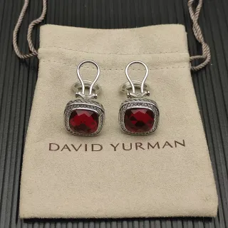 David Yurman أقراط حجر أحمر مقصوصة على شكل وسادة بيفيه هالو