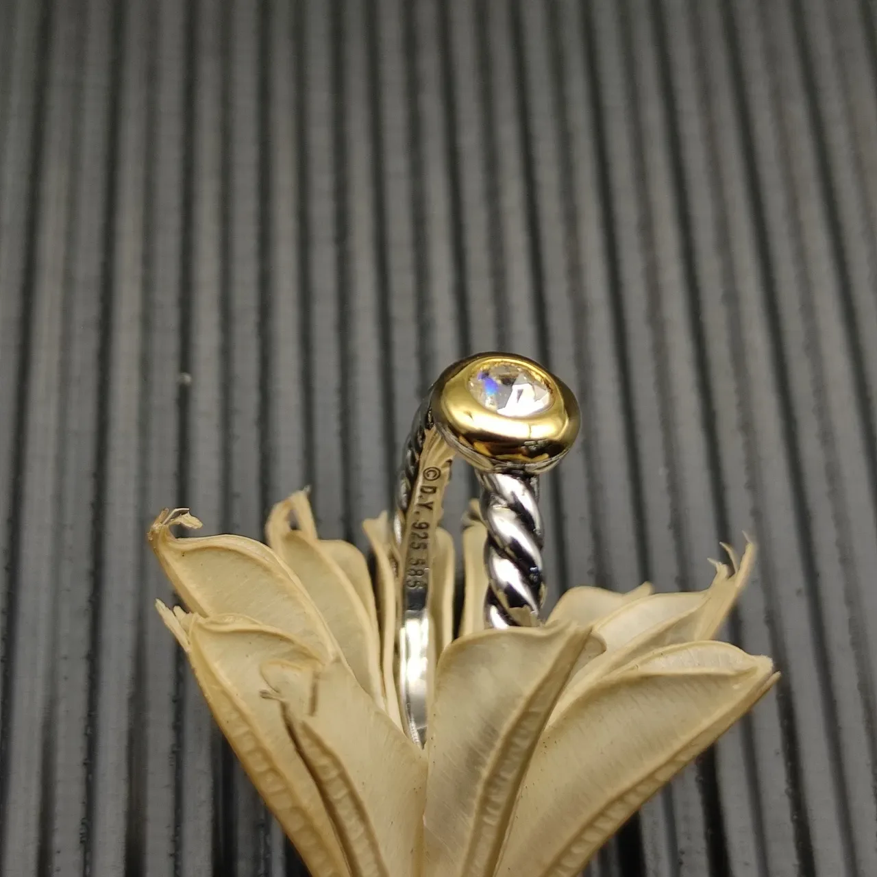 David Yurman 银/金 扭绳缆带 单边框镶嵌圆石戒指 4