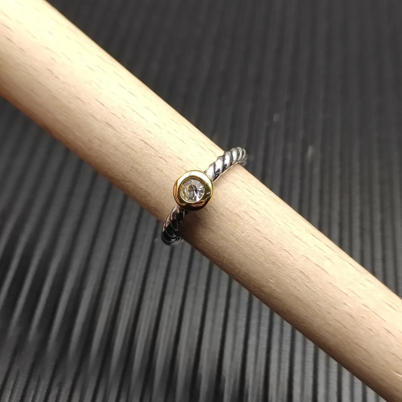 David Yurman 银/金 扭绳缆带 单边框镶嵌圆石戒指 5