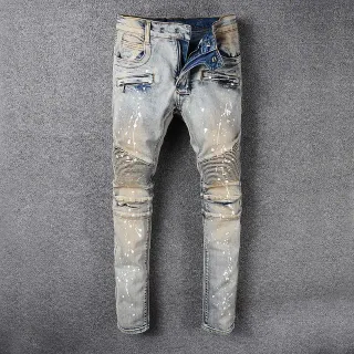 بناطيل جينز Slim-Fit Distressed بتأثير رذاذ الطلاء