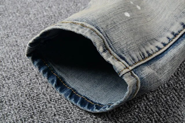 بناطيل جينز Slim-Fit Distressed بتأثير رذاذ الطلاء 9