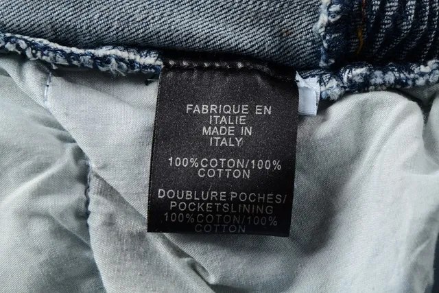 بناطيل جينز Slim-Fit Distressed بتأثير رذاذ الطلاء 10