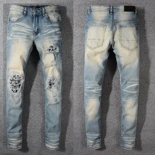 Jeans bleu clair lavé light avec coupe slim-fit distressed