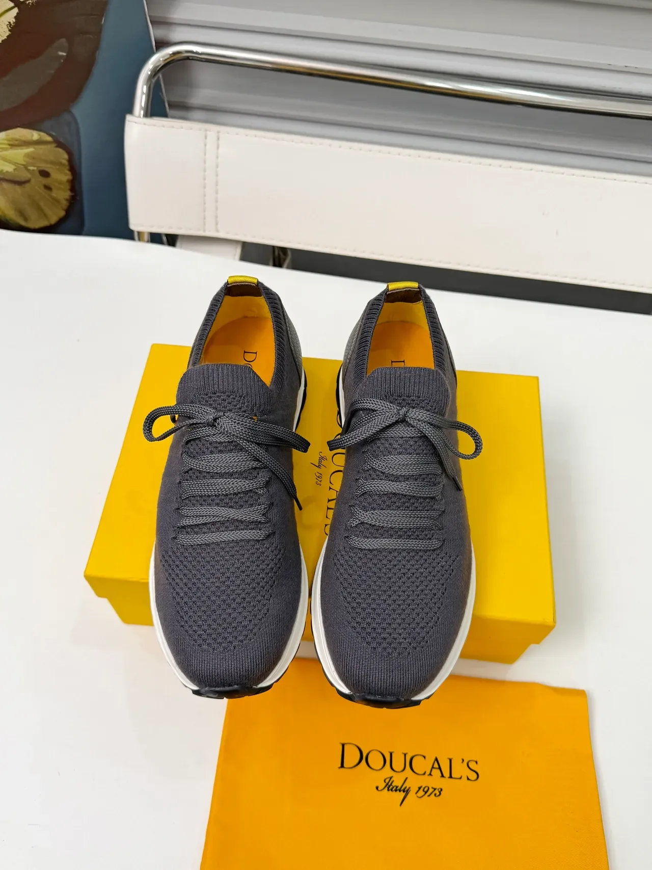DOUCAL'S Sneakers Gris Blanc avec tige en tricot et contrefort en cuir au talon 5