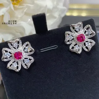 أقراط ستود مربعة حجر أحمر زهوري pave-set