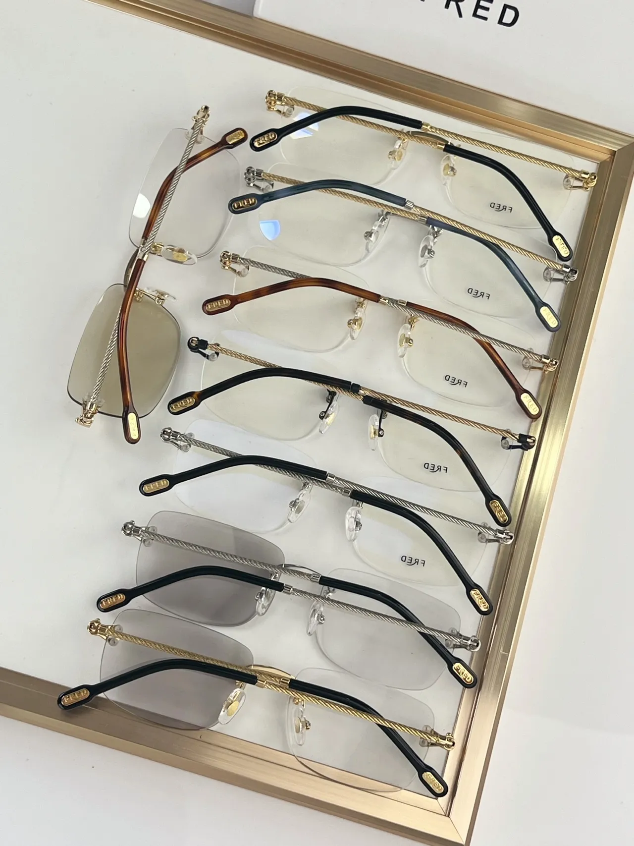 Fred Gold أسود بدون إطار أذرع سلك ملتوية نظارات بصرية 2