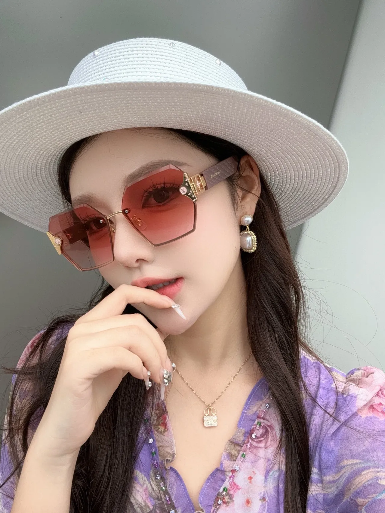 Geometric Hexagonal Frame Gradient Tinted Sunglasses 5