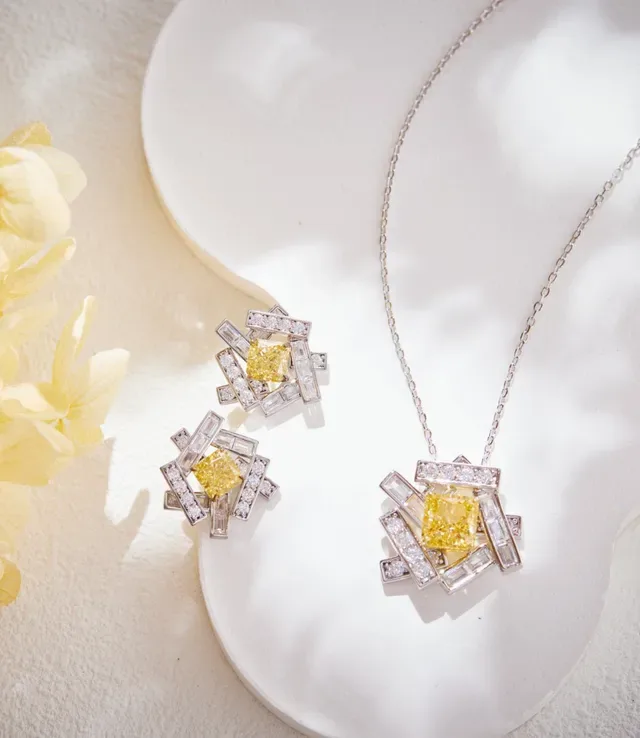 Geometric Yellow Gemstone Pendant Necklace 3