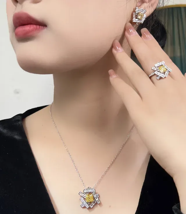 Geometric Yellow Gemstone Pendant Necklace 4