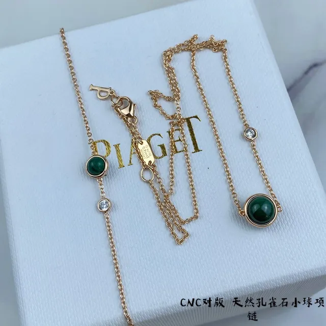 Gold Green Chain Round Cabochon Pendant Necklace 2