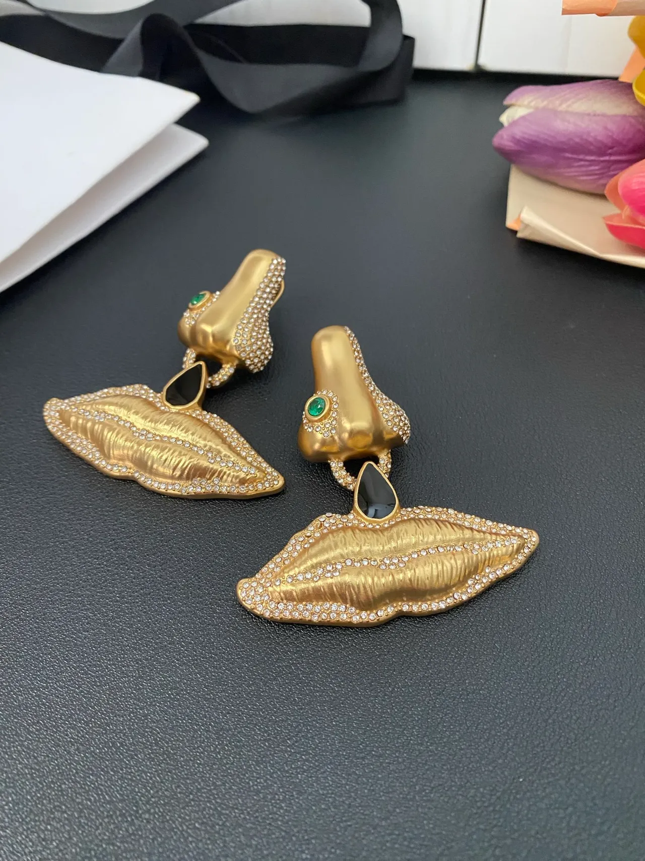 Gold Green Figurative Nose-and-Lips Motif Pavé Crystal Embellishment Earrings 8
