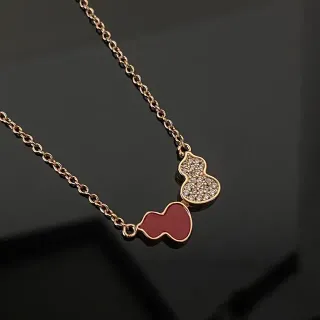 Collier avec pendentif double gourd en or et rouge, charm supérieur pavé-set
