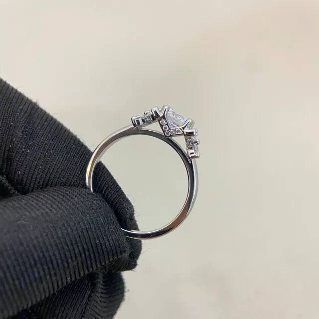 Gold Silver Floral Motif Round Solitaire Center Ring 3