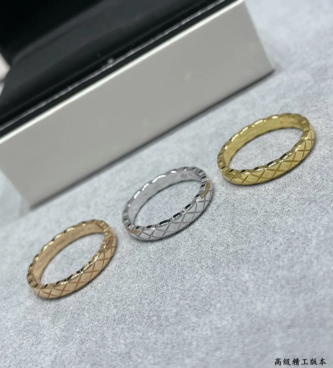 Gold Silver Quilted Texture Thin Band Ring 2