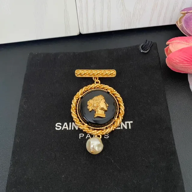 Gold-Tone Rope Frame Black Cameo Profile Pearl Drop Brooch 5