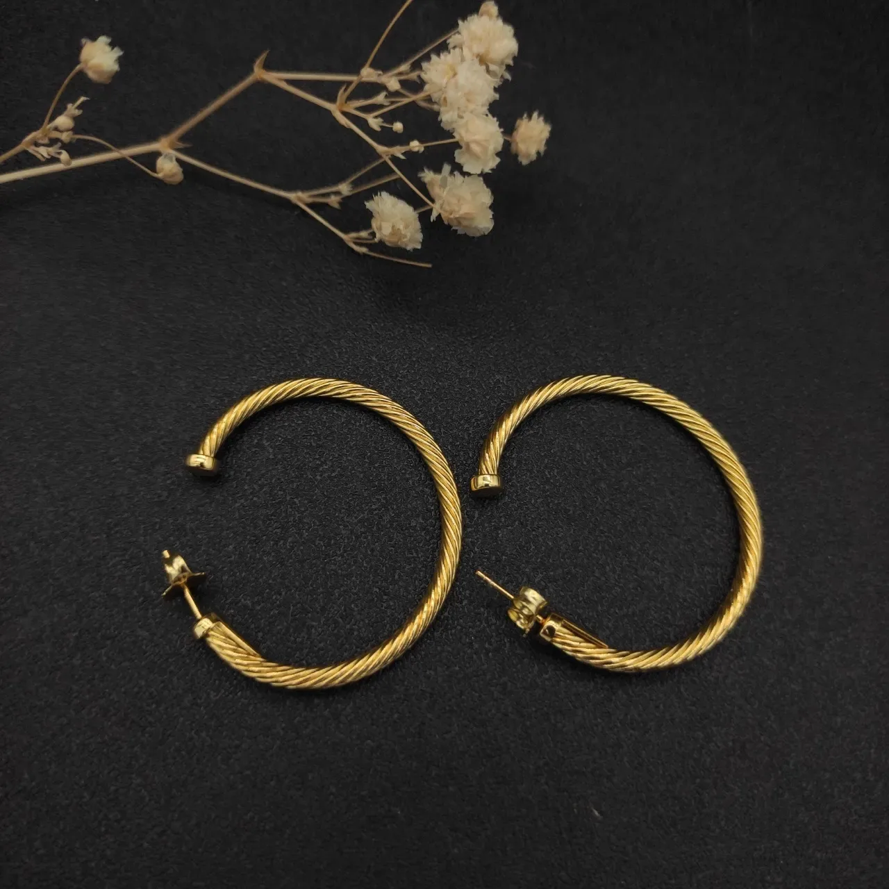 Gold Twisted Cable Hoop Earrings 8