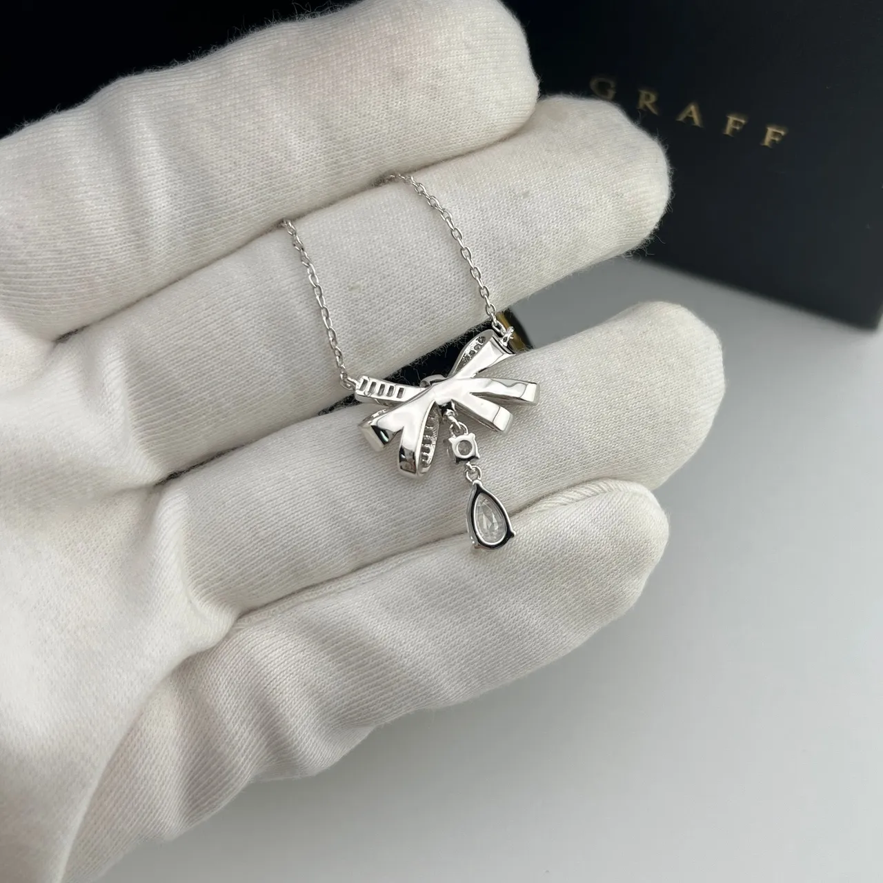 Graff Bow Motif Teardrop Pendant Necklace 2