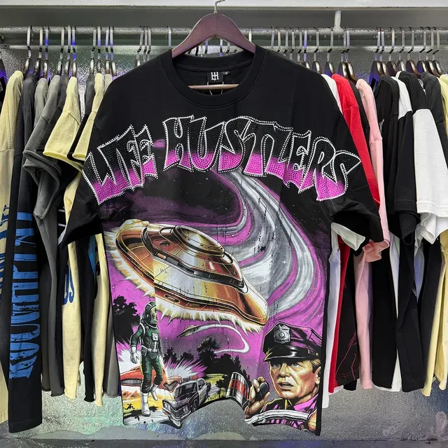 Graphic-Print Oversized Sci-Fi Illustration T-Shirt 10