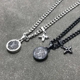 Collier Chaîne Curb Gris Noir Texturée Médaillon Circulaire