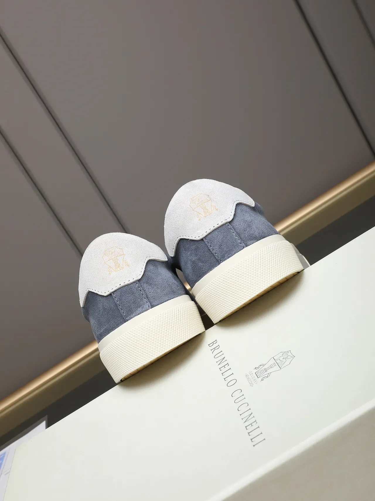 Gray White Suede Upper Low-Top Silhouette Sneakers 4