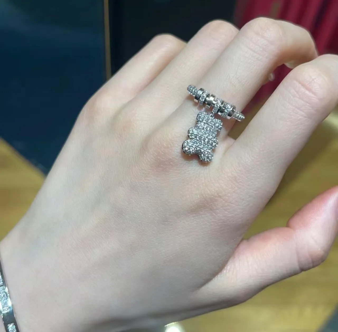 Anneau de shank avec motif étoile Pavé vert et perles 2