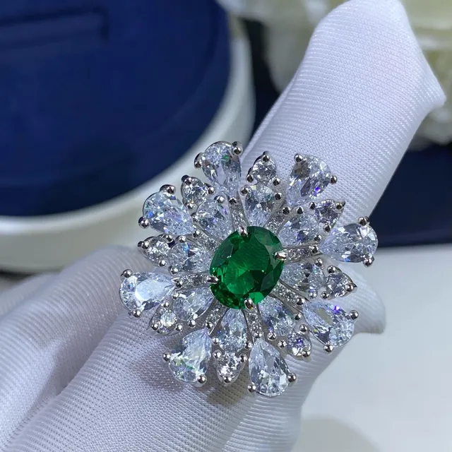 Green Silver Floral Cluster Oval Center Stone Ring 8