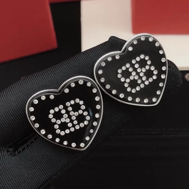 Heart-Shaped Crystal-Embellished Black Enamel Stud Earrings 3