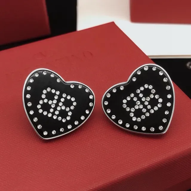 Heart-Shaped Crystal-Embellished Black Enamel Stud Earrings 7