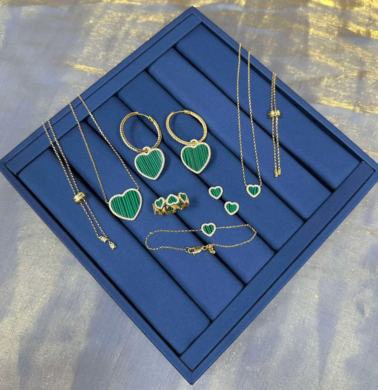 Boucles d'oreilles pendantes en forme de cœur avec incrustation de malachite en pavé 5