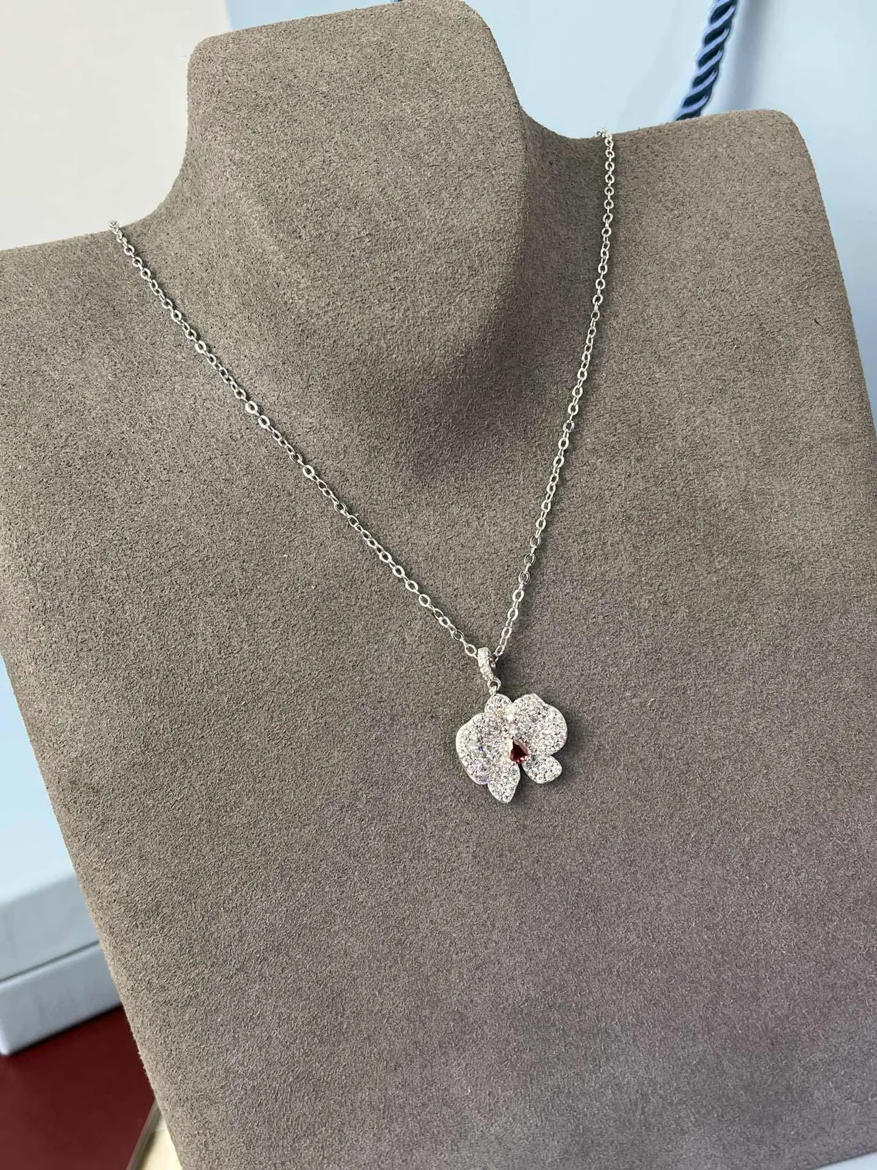 HEFANG Silver Red Pavé-Set Floral Pendant Teardrop Center Stone Necklace 7