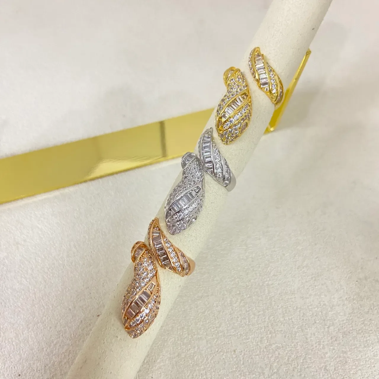 Leaf-Inspired Pavé-Set Multi-Gem Two-Tone Ring 6