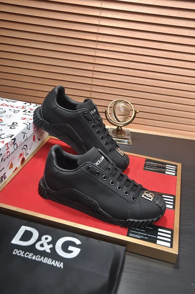 Matte Black Synthetic Low-Top Lace-Up Sneaker 5