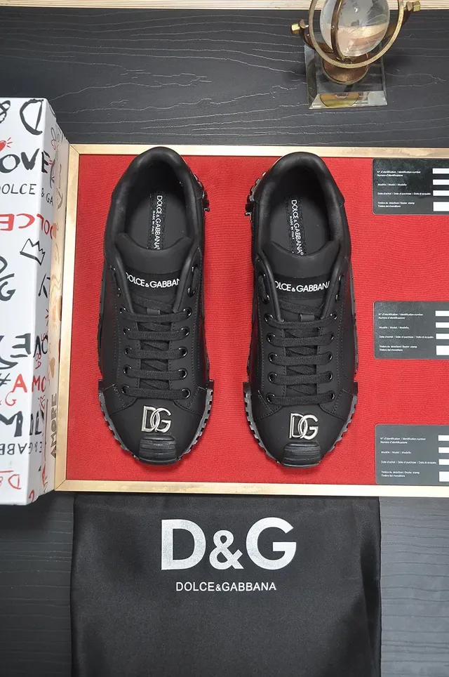 Matte Black Synthetic Low-Top Lace-Up Sneaker 9