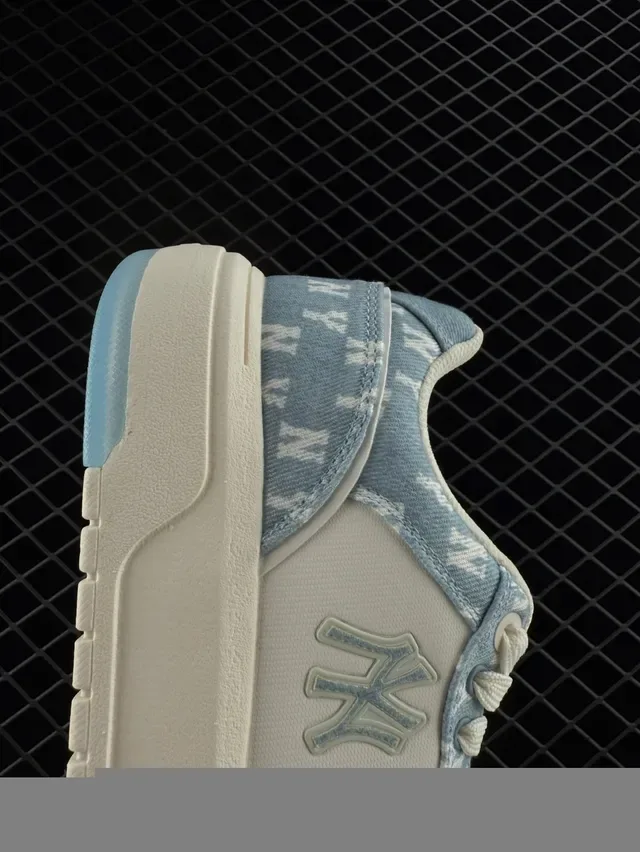 MLB Chunky Liner Basic Light Blue Denim-Print Lifestyle Sneakers 3