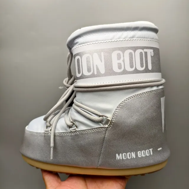 Moon Boot Classic 金属银雪靴 7