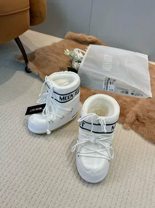 Moon Boot ক্লাসিক সাদা বরফের জুতা 5