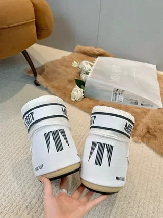 Moon Boot ক্লাসিক সাদা বরফের জুতা 7