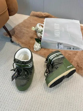 Moon Boot أخضر زيتوني كسوة بطوق خيطي أحذية ثلجية 8