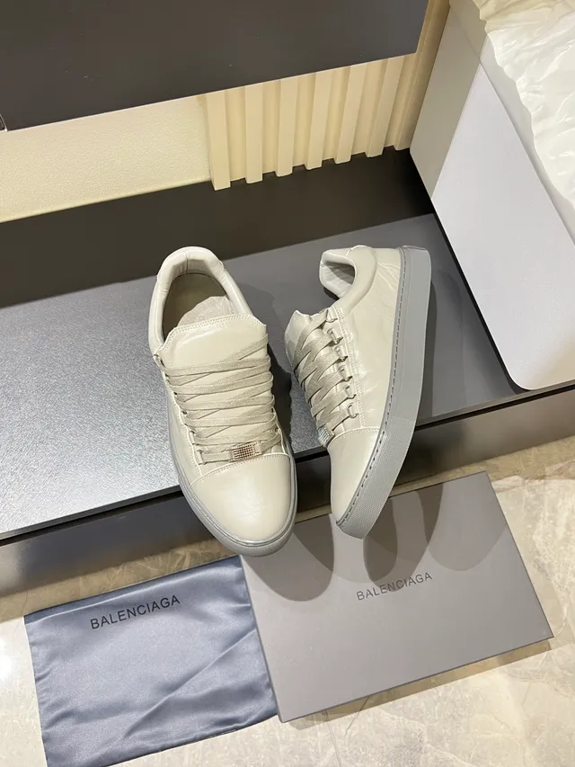 Off-White Tone Leather Low-Top Sneaker 4