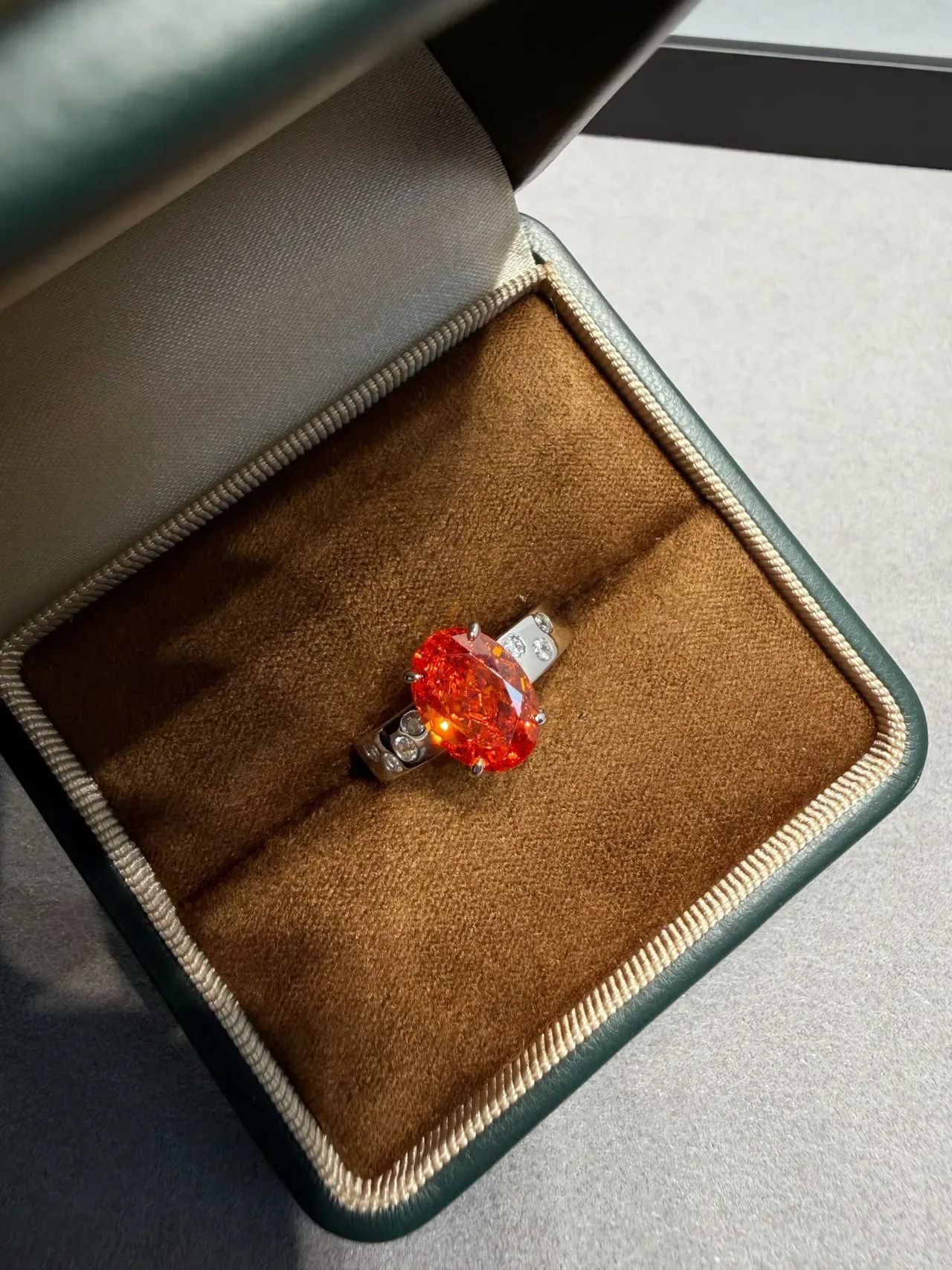 Orange Silver Oval-Cut Center Stone Four-Prong Solitaire Setting Ring 4