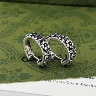 Brincos de aro prateados com filigrana floral e scrollwork ornamentados