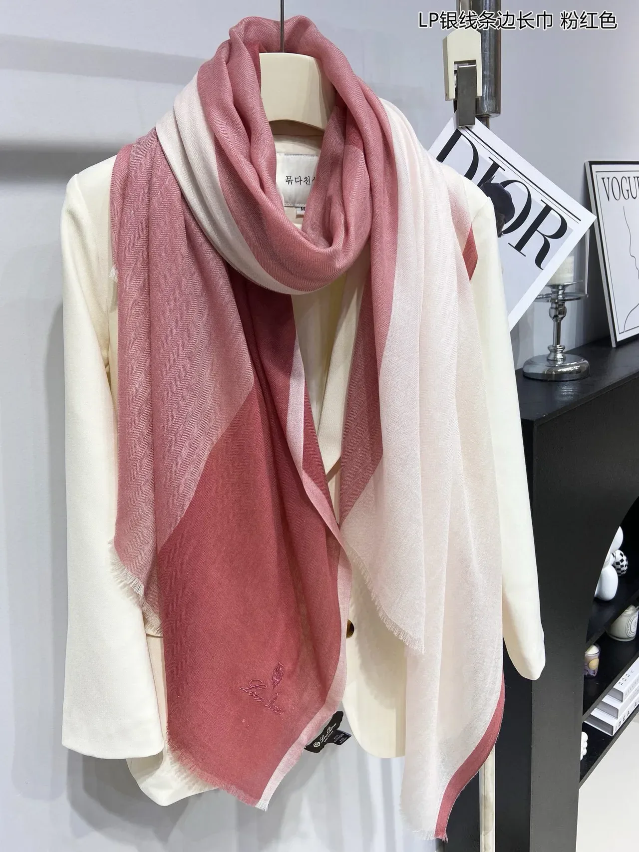 Cachecol Rosa Bege Têxtil Herringbone Bordas com Franjas 9