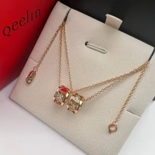Qeelin Wulu Collier Double-Cylindre Émail Rouge et Cristaux Pavé