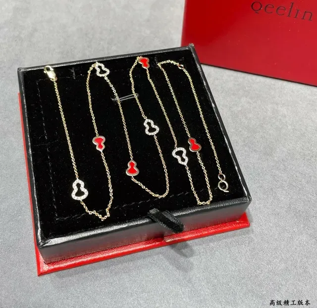 qeelr Gold Red Chain Enamel Gourd Charms Necklace 3