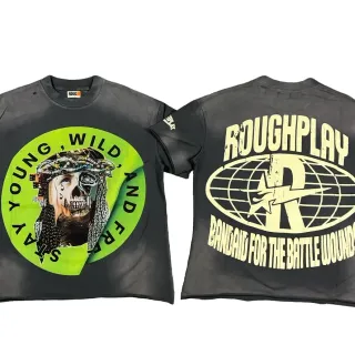 Camiseta gráfica Roughplay negra desgastada acid wash de doble cara